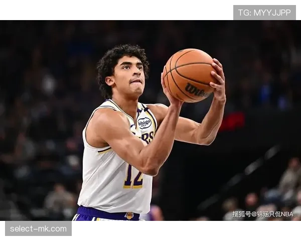 丹尼·格林无球掩护创造投篮机会提升球队外线稳定性