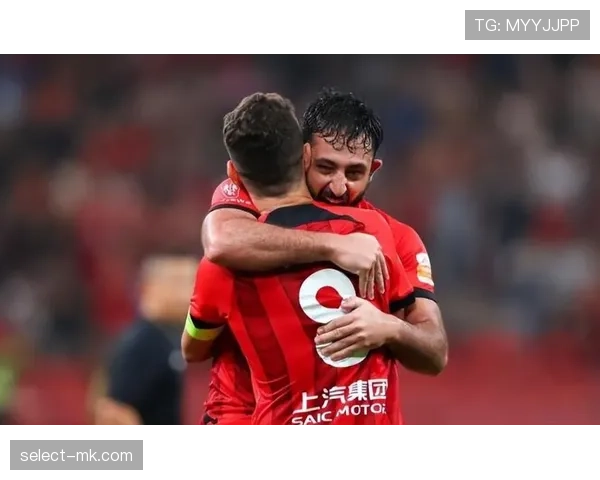 埃迪·琼斯突破多次拉开空间，提升球队关键时刻得分效率