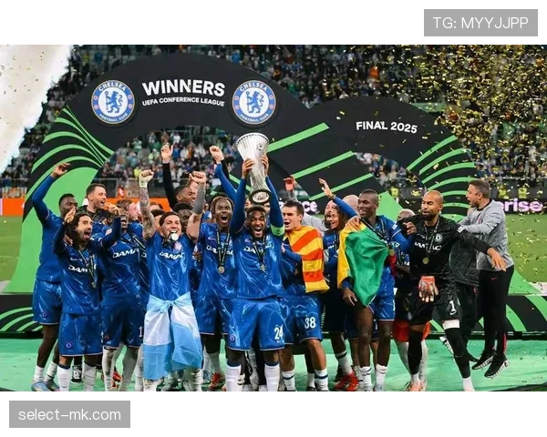 切尔西阵容臃肿背景下轮换失控，近期表现波动对赛季走势带来影响