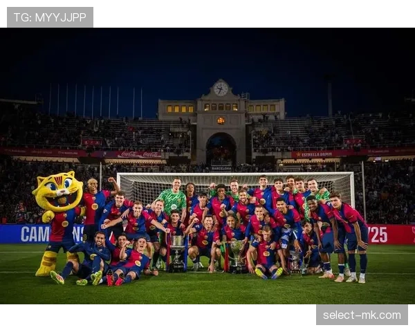 巴萨传控回潮与效率追求并存，当前战术调整对球队表现带来阶段性挑战